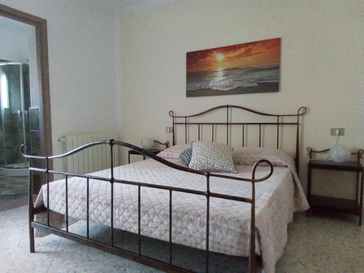 Phiniscollis B&B La Caletta Exteriör bild
